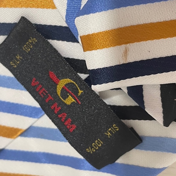 SILK TIE with scarf & wrist buttons.  Hand made in Vietnam.  It's a kit in a box - Picture 15 of 15